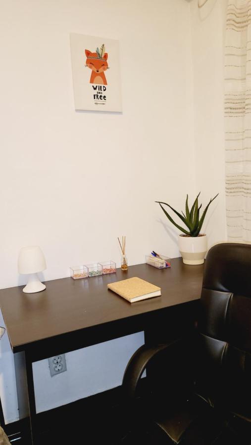 Two Bedroom Aparthotel With Garden View Bucarest Esterno foto